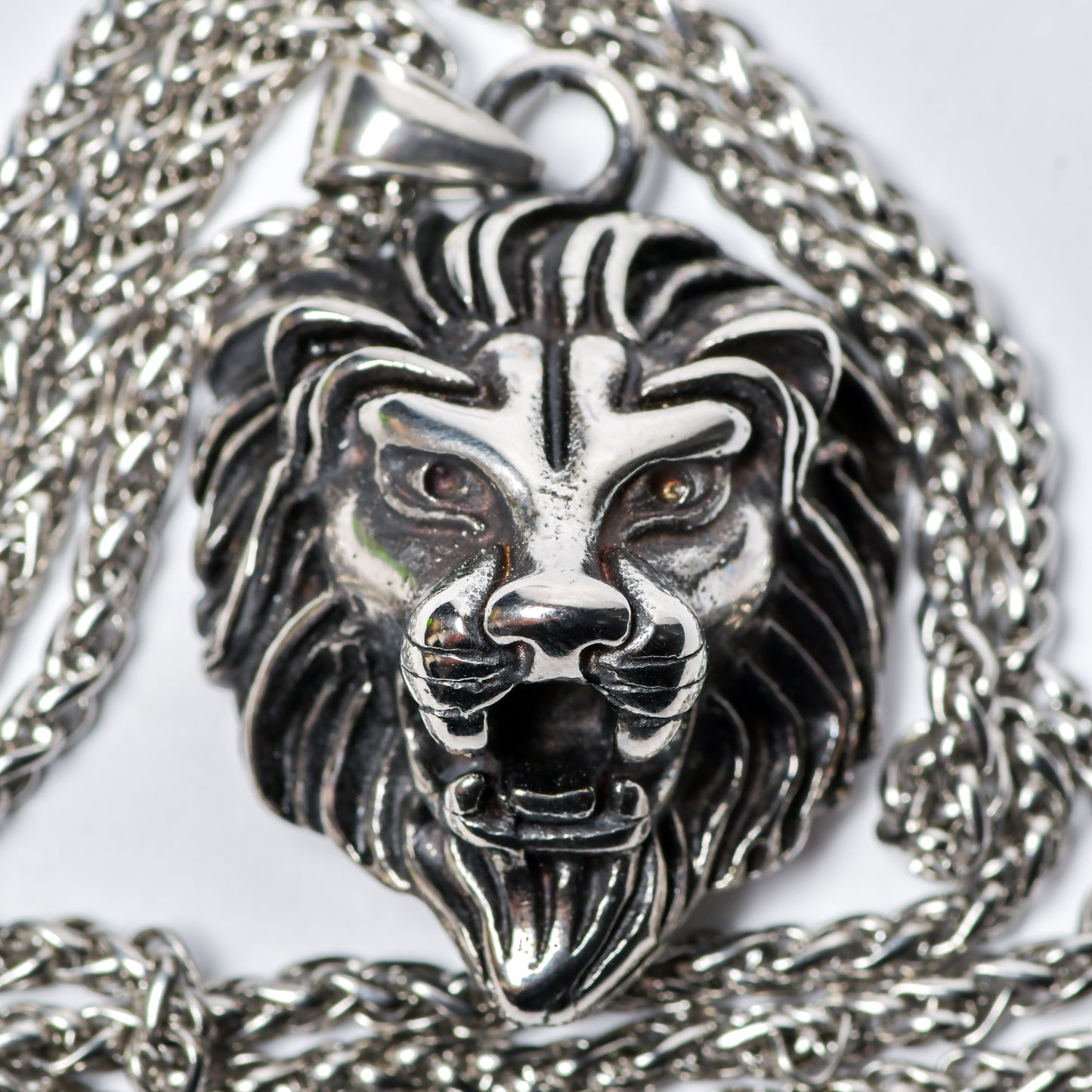 León
