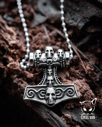 Mjolnir con Cráneos