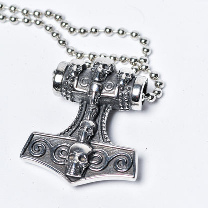 Mjolnir con Cráneos