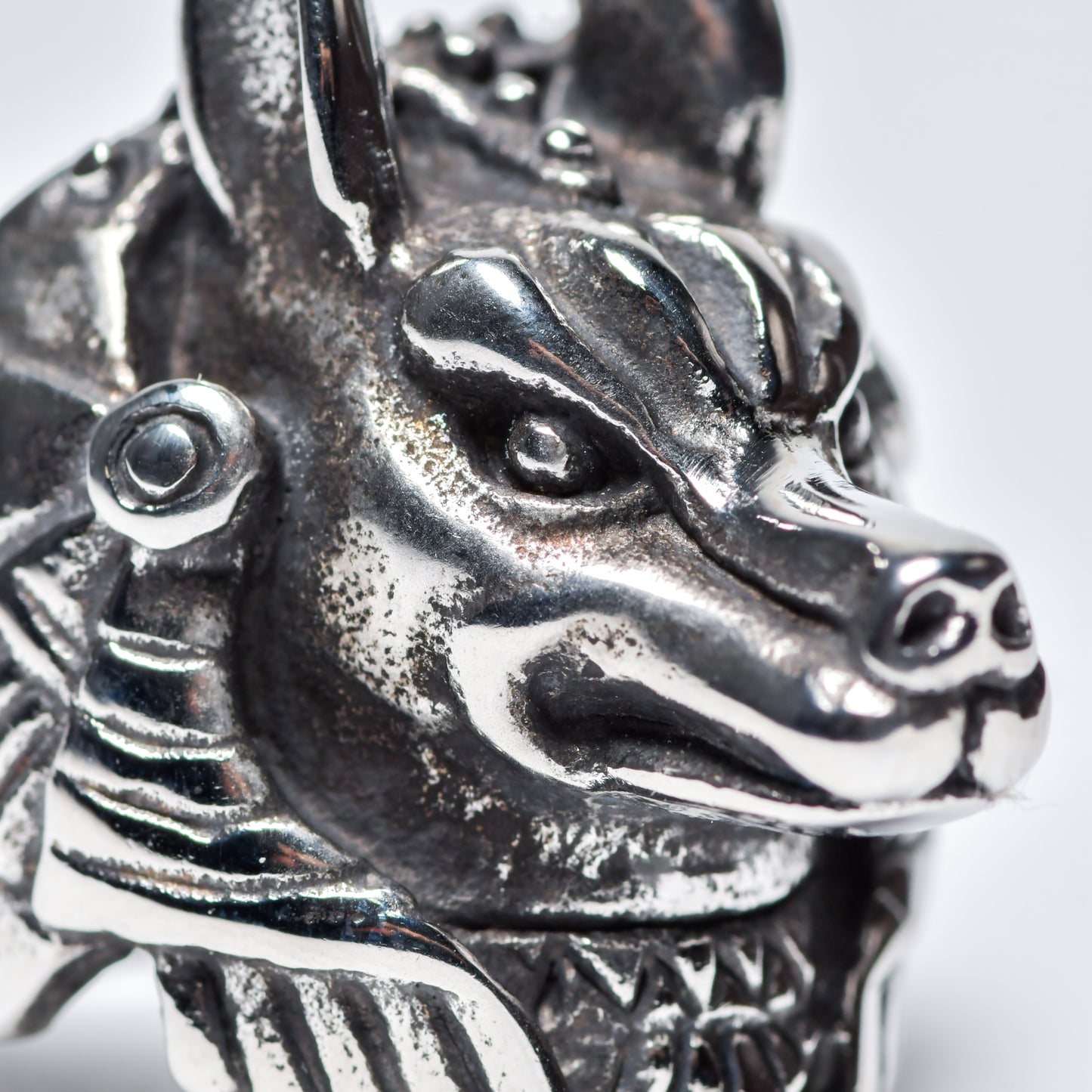 Anillo Anubis