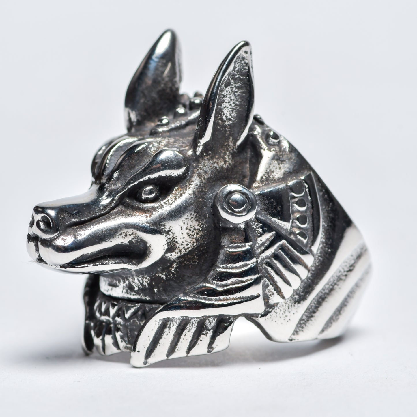 Anillo Anubis
