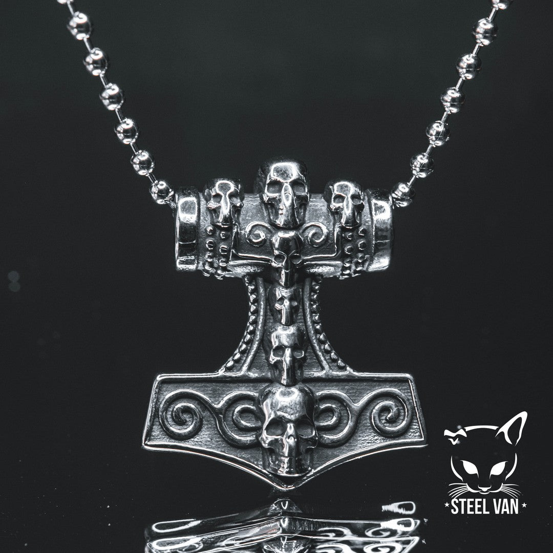 Mjolnir con Cráneos