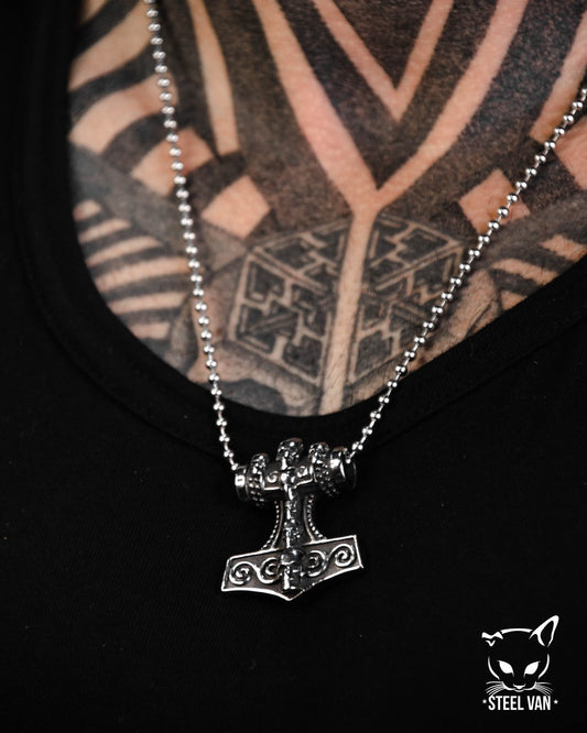 Mjolnir con Cráneos
